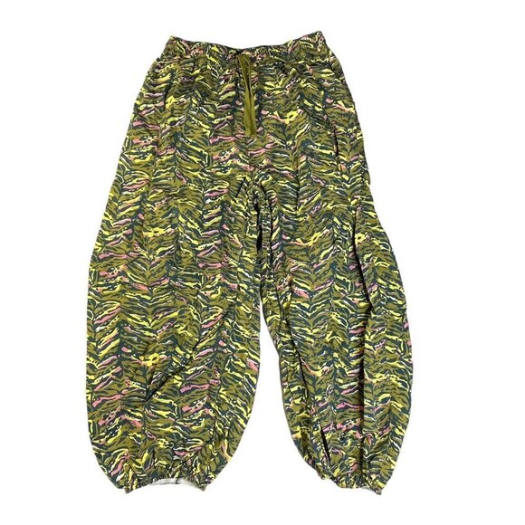 Free People Zephyr Printed Pants Olive Green Animal Print Combo NWOT Size Small - Picture 2 of 4